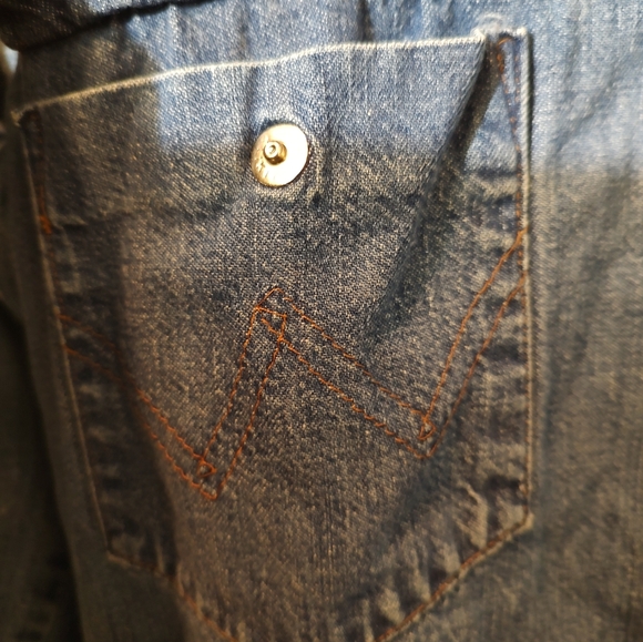 Vintage Wrangler Denim Button Down Shirt - Picture 4 of 7